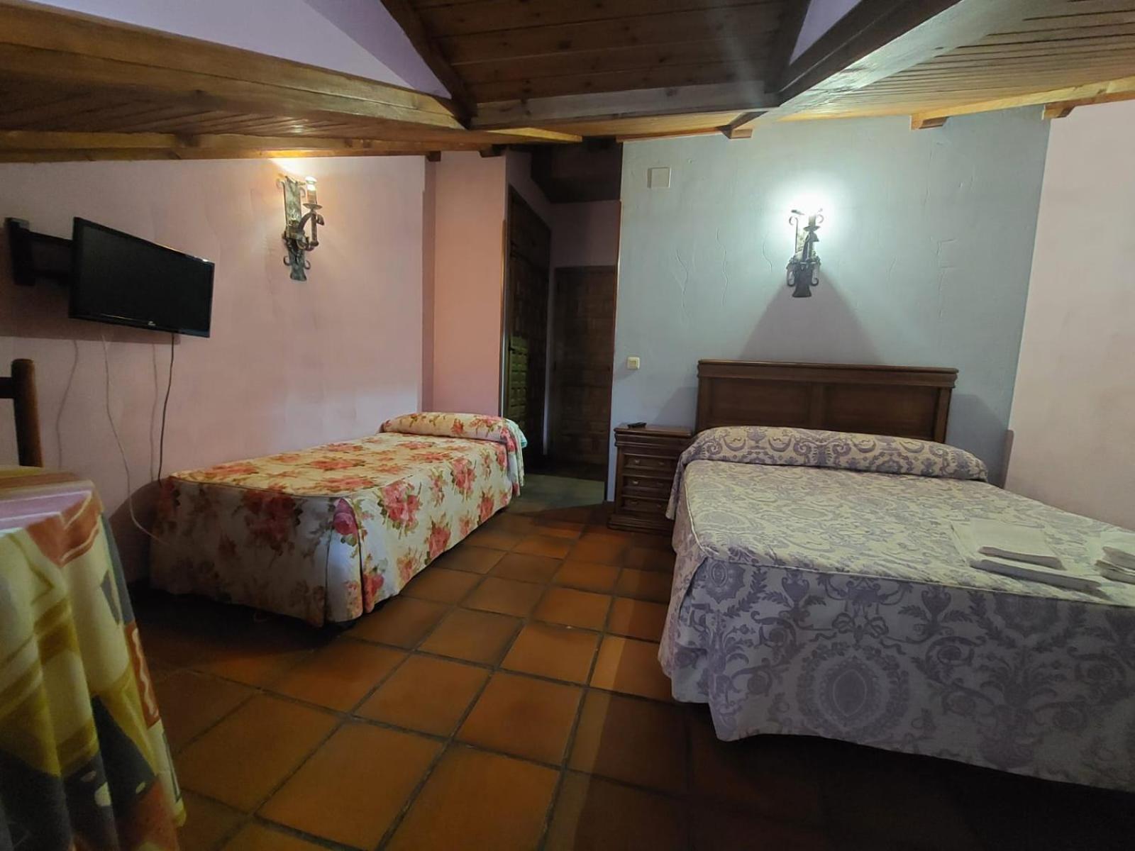 Hostal Restaurante Villa De Сепульведа Экстерьер фото